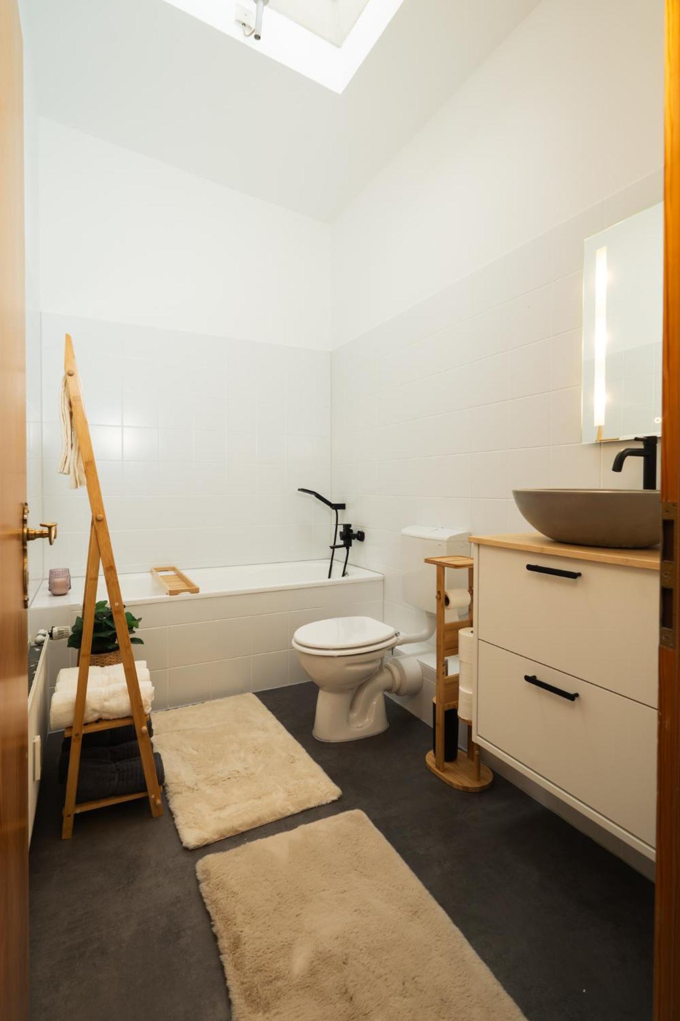 Staywell - Lichtdurchflutetes Apartment Mit Terasse Berlin Kültér fotó